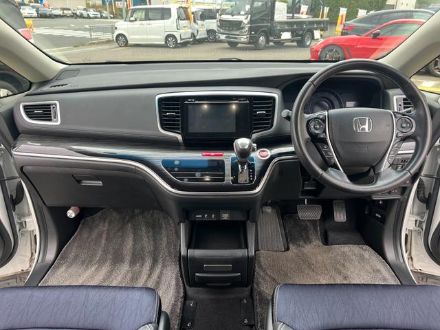 オデッセイ アブソルート・２０ｔｈアニバーサリー　ワンオーナー／ホンダセンシング／エアロ／純正ナビ／フルセグ／バックカメラ／Ｂｌｕｅｔｏｏｔｈ対応／電動シート／プッシュスタート／スマートキー／アイドリングストップ搭載／両側電動スライドドア（21枚目）