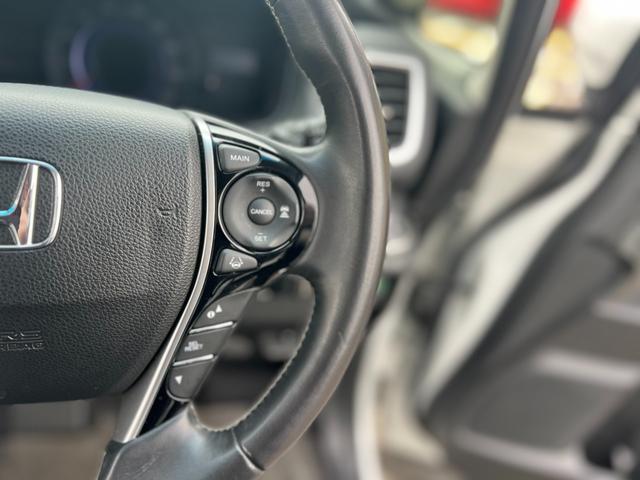 オデッセイ アブソルート・２０ｔｈアニバーサリー　ワンオーナー／ホンダセンシング／エアロ／純正ナビ／フルセグ／バックカメラ／Ｂｌｕｅｔｏｏｔｈ対応／電動シート／プッシュスタート／スマートキー／アイドリングストップ搭載／両側電動スライドドア（24枚目）