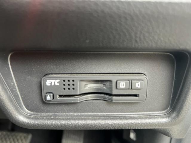 オデッセイ アブソルート・２０ｔｈアニバーサリー　ワンオーナー／ホンダセンシング／エアロ／純正ナビ／フルセグ／バックカメラ／Ｂｌｕｅｔｏｏｔｈ対応／電動シート／プッシュスタート／スマートキー／アイドリングストップ搭載／両側電動スライドドア（29枚目）