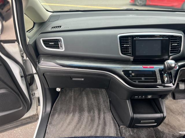 オデッセイ アブソルート・２０ｔｈアニバーサリー　ワンオーナー／ホンダセンシング／エアロ／純正ナビ／フルセグ／バックカメラ／Ｂｌｕｅｔｏｏｔｈ対応／電動シート／プッシュスタート／スマートキー／アイドリングストップ搭載／両側電動スライドドア（35枚目）