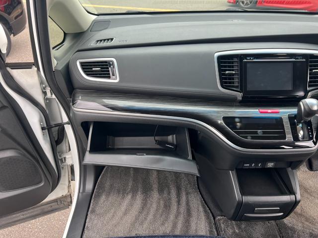 オデッセイ アブソルート・２０ｔｈアニバーサリー　ワンオーナー／ホンダセンシング／エアロ／純正ナビ／フルセグ／バックカメラ／Ｂｌｕｅｔｏｏｔｈ対応／電動シート／プッシュスタート／スマートキー／アイドリングストップ搭載／両側電動スライドドア（36枚目）