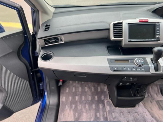 フリードハイブリッド ジャストセレクション　純正ナビ／バックカメラ／クルーズコントロール／オートライト／両側電動スライドドア／スマートキー／ＥＴＣ／ハーフレザーシート（30枚目）