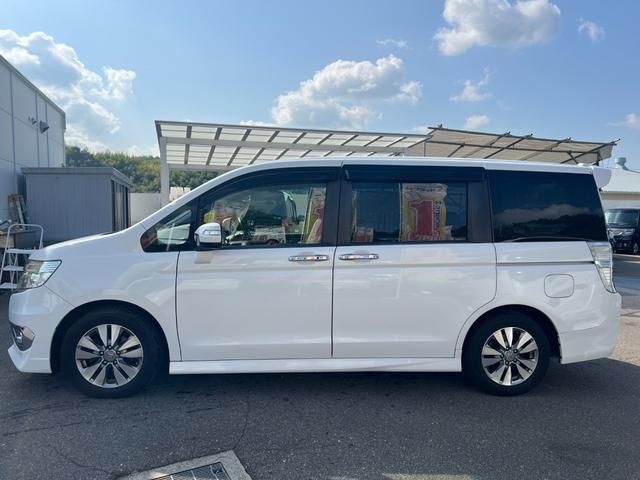 ステップワゴンスパーダ Ｚ　後期／ドライブレコーダー前後／ーシートカバー／純正ナビ／９インチナビ／バックカメラ／フルセグ／後席モニター／アイドリングストップ搭載／オートライト／ＥＴＣ（14枚目）