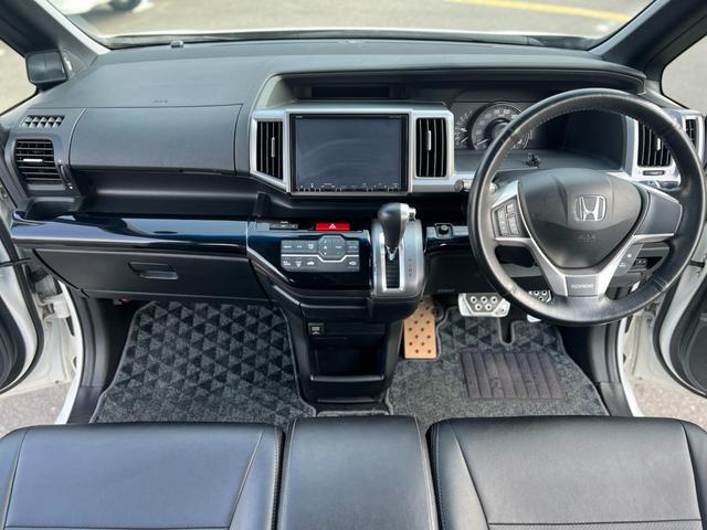 ステップワゴンスパーダ Ｚ　後期／ドライブレコーダー前後／ーシートカバー／純正ナビ／９インチナビ／バックカメラ／フルセグ／後席モニター／アイドリングストップ搭載／オートライト／ＥＴＣ（22枚目）