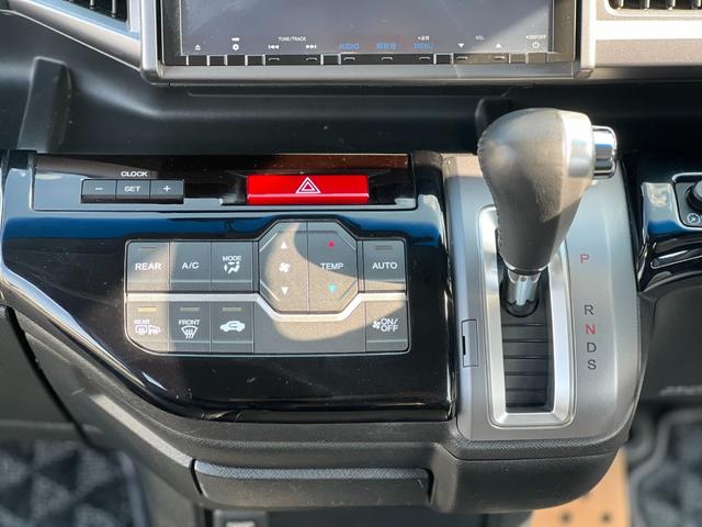 ステップワゴンスパーダ Ｚ　後期／ドライブレコーダー前後／ーシートカバー／純正ナビ／９インチナビ／バックカメラ／フルセグ／後席モニター／アイドリングストップ搭載／オートライト／ＥＴＣ（25枚目）