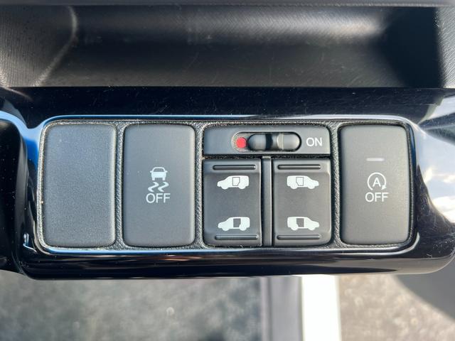 ステップワゴンスパーダ Ｚ　後期／ドライブレコーダー前後／ーシートカバー／純正ナビ／９インチナビ／バックカメラ／フルセグ／後席モニター／アイドリングストップ搭載／オートライト／ＥＴＣ（27枚目）