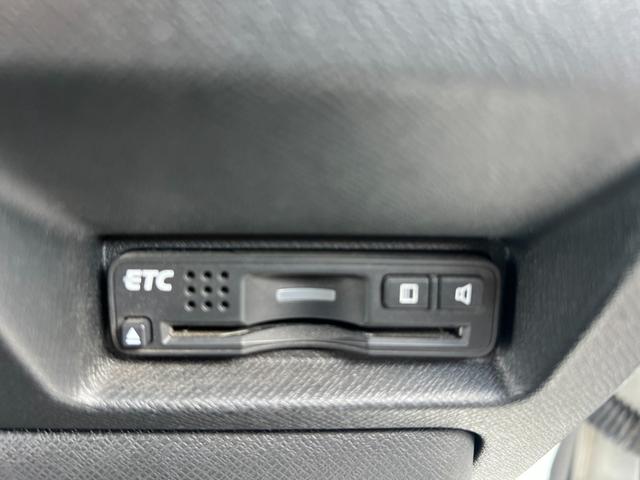 ステップワゴンスパーダ Ｚ　後期／ドライブレコーダー前後／ーシートカバー／純正ナビ／９インチナビ／バックカメラ／フルセグ／後席モニター／アイドリングストップ搭載／オートライト／ＥＴＣ（28枚目）