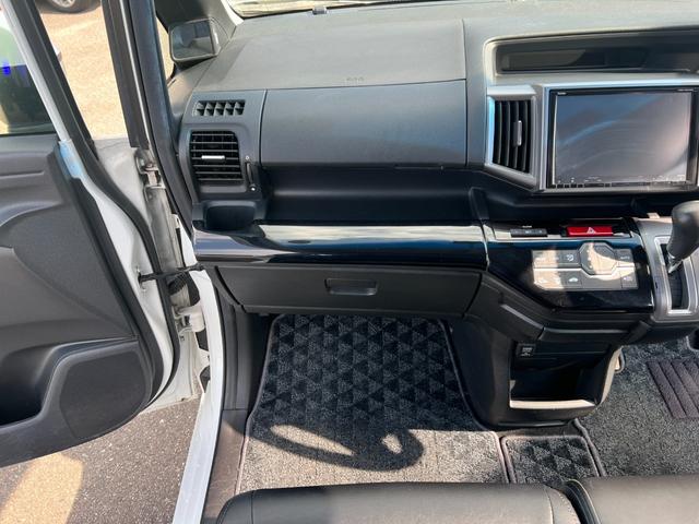 ステップワゴンスパーダ Ｚ　後期／ドライブレコーダー前後／ーシートカバー／純正ナビ／９インチナビ／バックカメラ／フルセグ／後席モニター／アイドリングストップ搭載／オートライト／ＥＴＣ（34枚目）