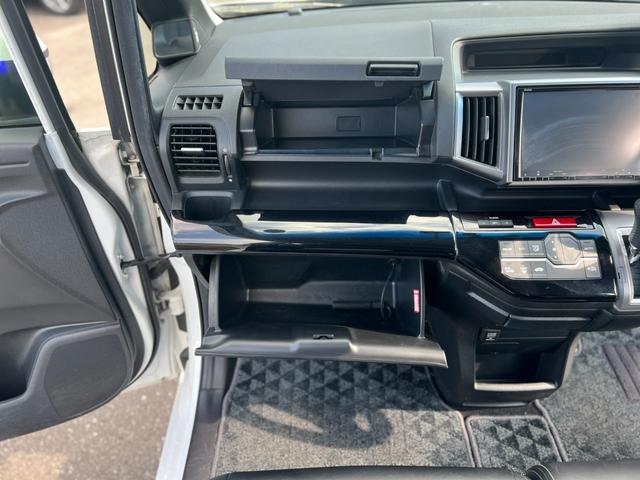 ステップワゴンスパーダ Ｚ　後期／ドライブレコーダー前後／ーシートカバー／純正ナビ／９インチナビ／バックカメラ／フルセグ／後席モニター／アイドリングストップ搭載／オートライト／ＥＴＣ（35枚目）