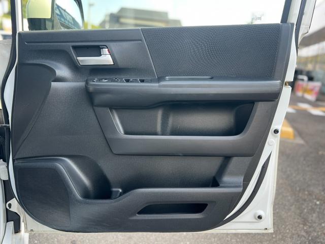 ステップワゴンスパーダ Ｚ　後期／ドライブレコーダー前後／ーシートカバー／純正ナビ／９インチナビ／バックカメラ／フルセグ／後席モニター／アイドリングストップ搭載／オートライト／ＥＴＣ（37枚目）