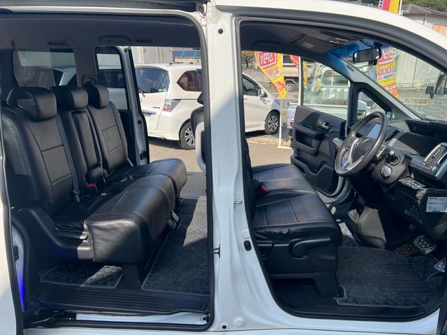 ステップワゴンスパーダ Ｚ　後期／ドライブレコーダー前後／ーシートカバー／純正ナビ／９インチナビ／バックカメラ／フルセグ／後席モニター／アイドリングストップ搭載／オートライト／ＥＴＣ（42枚目）