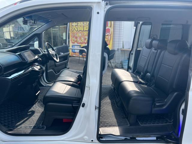 ステップワゴンスパーダ Ｚ　後期／ドライブレコーダー前後／ーシートカバー／純正ナビ／９インチナビ／バックカメラ／フルセグ／後席モニター／アイドリングストップ搭載／オートライト／ＥＴＣ（44枚目）