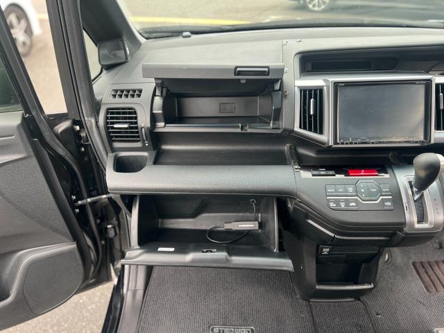 ステップワゴンスパーダ Z 純正ナビ/9インチナビ/バックカメラ/アイドリングストップ搭載/両側電動スライドドア/オートライト/パドルシフト/スマートキー(30枚目)