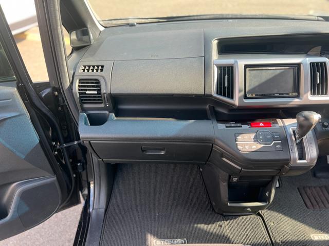 ステップワゴンスパーダ Z クールスピリット フルセグ/Bluetooth対応/バックカメラ/アイドリングストップ搭載/両側電動スライドドア/オートライト/パドルシフト/スマートキー(30枚目)