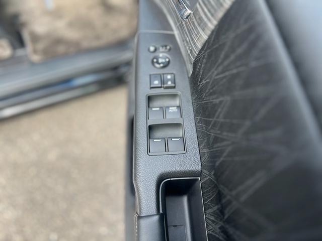 オデッセイ アブソルート　純正ナビ／Ｂｌｕｅｔｏｏｔｈ対応／後席モニター／バックカメラ／スマートキー／アイドリングストップ搭載／両側電動スライドドア／（36枚目）