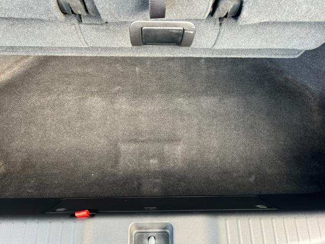 オデッセイ アブソルート　純正ナビ／Ｂｌｕｅｔｏｏｔｈ対応／後席モニター／バックカメラ／スマートキー／アイドリングストップ搭載／両側電動スライドドア／（47枚目）