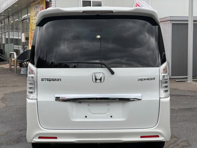 ステップワゴンスパーダ Ｚ　後期／ケンウッドメモリーナビ／地デジ／オートライト／アイドリングストップ搭載／両側電動スライドドア／ＥＴＣ／スマートキー／バックカメラ／８人乗り（13枚目）