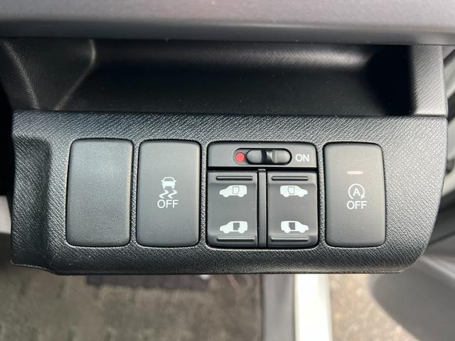 ステップワゴンスパーダ Ｚ　後期／ケンウッドメモリーナビ／地デジ／オートライト／アイドリングストップ搭載／両側電動スライドドア／ＥＴＣ／スマートキー／バックカメラ／８人乗り（24枚目）