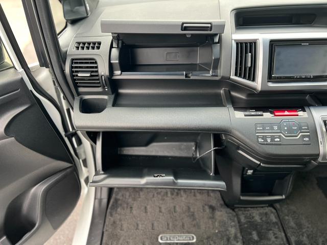 ステップワゴンスパーダ Ｚ　後期／ケンウッドメモリーナビ／地デジ／オートライト／アイドリングストップ搭載／両側電動スライドドア／ＥＴＣ／スマートキー／バックカメラ／８人乗り（31枚目）