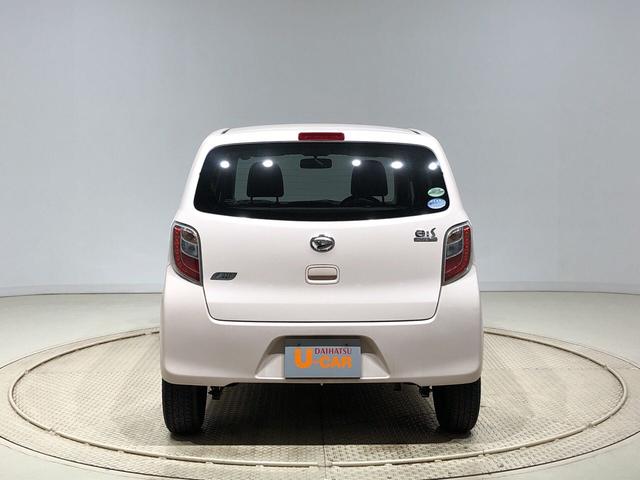 X 純正CDチューナー キ-レス セキュリティーアラ-ム アウトレット中古車 運転席/助手席エアバック マニュアルエアコン 電動格納ドアミラー アイドリングストップ(7枚目)