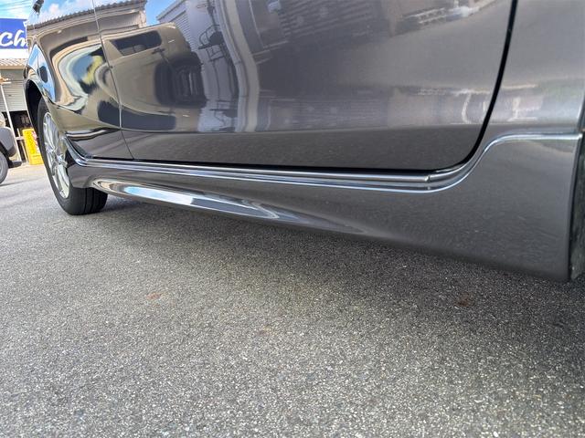 アクア Ｇブラックソフトレザーセレクション　純正ナビ　スマートキー　プッシュスタート　エアロパーツ　（フロントサイドステップ　リアアンダー　ルーフ）　電動格納ドアミラー　　ドアバイザー　ＥＴＣ　ＴＶ　コーナーポール　社外１５インチアルミ（34枚目）