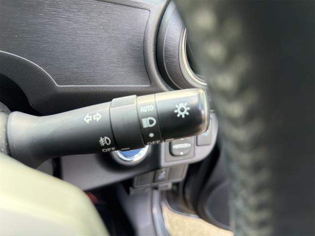 アクア Ｇブラックソフトレザーセレクション　純正ナビ　スマートキー　プッシュスタート　エアロパーツ　（フロントサイドステップ　リアアンダー　ルーフ）　電動格納ドアミラー　　ドアバイザー　ＥＴＣ　ＴＶ　コーナーポール　社外１５インチアルミ（55枚目）