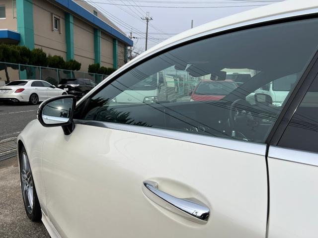 Ｅクラス Ｅ３００　クーペ　スポーツ　Ｅ３００　クーペ　スポーツ（４名）　エクスクルーシブＰＫＧ　レーダーセーフティＰＫＧ　パノラミックススライディングルーフ　ブルメスターサウンド　シートヒーター　ベンチレーション（10枚目）