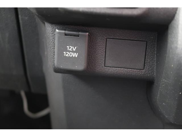 ハイゼットカーゴ ＤＸ　／切替４ＷＤ／ラジオ／オートライト／踏み間違い防止　踏み間違い防止　Ｗエアバック　キーレス　エコアイドル　車線逸脱警報　切替４ＷＤ　オートハイビーム　オートライト　運転席エアバッグ　ＡＢＳ　記録簿　ＶＤＣ（18枚目）