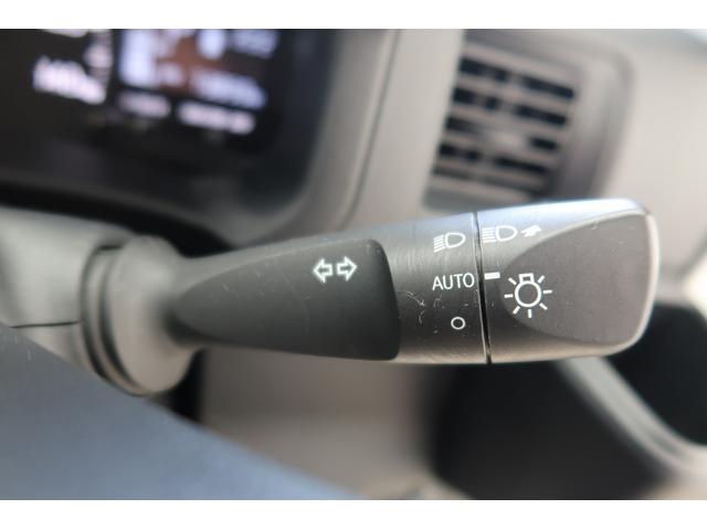 ハイゼットカーゴ ＤＸ　／切替４ＷＤ／ラジオ／オートライト／踏み間違い防止　踏み間違い防止　Ｗエアバック　キーレス　エコアイドル　車線逸脱警報　切替４ＷＤ　オートハイビーム　オートライト　運転席エアバッグ　ＡＢＳ　記録簿　ＶＤＣ（23枚目）