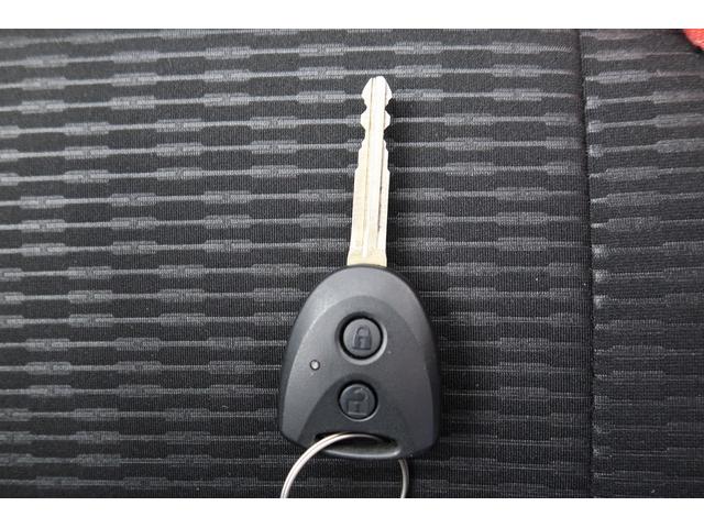 ハイゼットカーゴ ＤＸ　／切替４ＷＤ／ラジオ／オートライト／踏み間違い防止　踏み間違い防止　Ｗエアバック　キーレス　エコアイドル　車線逸脱警報　切替４ＷＤ　オートハイビーム　オートライト　運転席エアバッグ　ＡＢＳ　記録簿　ＶＤＣ（24枚目）