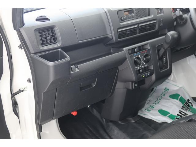 ハイゼットカーゴ ＤＸ　／切替４ＷＤ／ラジオ／オートライト／踏み間違い防止　踏み間違い防止　Ｗエアバック　キーレス　エコアイドル　車線逸脱警報　切替４ＷＤ　オートハイビーム　オートライト　運転席エアバッグ　ＡＢＳ　記録簿　ＶＤＣ（29枚目）