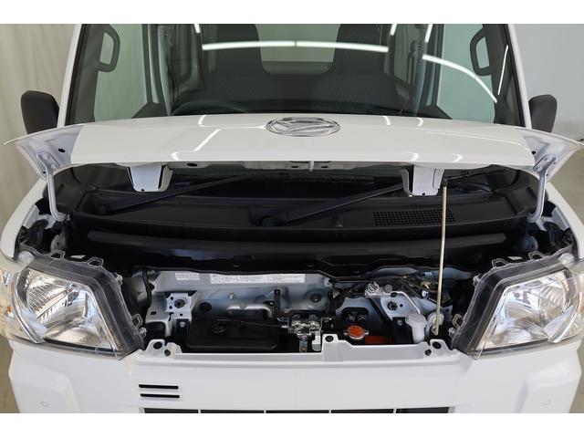 ハイゼットカーゴ ＤＸ　／切替４ＷＤ／ラジオ／オートライト／踏み間違い防止　踏み間違い防止　Ｗエアバック　キーレス　エコアイドル　車線逸脱警報　切替４ＷＤ　オートハイビーム　オートライト　運転席エアバッグ　ＡＢＳ　記録簿　ＶＤＣ（38枚目）