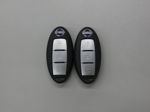 セレナ X セーフティパックA 快適パック エマージェンシーブレーキ ディスプレイオーディオ ETC パワースライドドア クルーズコントロール ソナー アイドリングストップ パーソナルテーブル USB電源ソケット(19枚目)