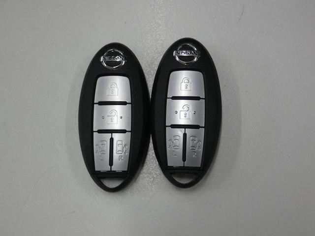 セレナ ｅ－パワー　ハイウェイスターＶ　両側パワスラ　セーフティパックＢ　インテリジェントエマージェンシーブレーキ　純正ナビ　フルセグ　ＥＴＣ　全周囲カメラ　前後ソナー　オートハイビーム　ＬＥＤヘッドランプ　レーダークルーズコントロール（19枚目）