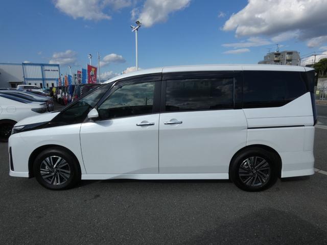 セレナ ｅ－パワー　ハイウェイスターＶ　セカンドスライドアップシート　全方位運転支援システム　後席モニター　１２．３インチディスプレイオーディオ　フルセグ　ＥＴＣ　両側パワスラ　全周囲カメラ　前後ソナー　オートハイビーム　ＬＥＤヘッドランプ（18枚目）