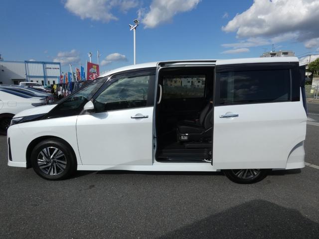 セレナ ｅ－パワー　ハイウェイスターＶ　セカンドスライドアップシート　全方位運転支援システム　後席モニター　１２．３インチディスプレイオーディオ　フルセグ　ＥＴＣ　両側パワスラ　全周囲カメラ　前後ソナー　オートハイビーム　ＬＥＤヘッドランプ（21枚目）