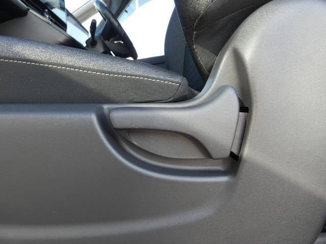 セレナ ｅ－パワー　ハイウェイスターＶ　セカンドスライドアップシート　全方位運転支援システム　後席モニター　１２．３インチディスプレイオーディオ　フルセグ　ＥＴＣ　両側パワスラ　全周囲カメラ　前後ソナー　オートハイビーム　ＬＥＤヘッドランプ（44枚目）