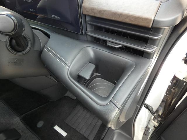 セレナ ｅ－パワー　ハイウェイスターＶ　セカンドスライドアップシート　全方位運転支援システム　後席モニター　１２．３インチディスプレイオーディオ　フルセグ　ＥＴＣ　両側パワスラ　全周囲カメラ　前後ソナー　オートハイビーム　ＬＥＤヘッドランプ（47枚目）