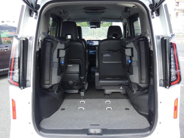 セレナ ｅ－パワー　ハイウェイスターＶ　セカンドスライドアップシート　全方位運転支援システム　後席モニター　１２．３インチディスプレイオーディオ　フルセグ　ＥＴＣ　両側パワスラ　全周囲カメラ　前後ソナー　オートハイビーム　ＬＥＤヘッドランプ（80枚目）