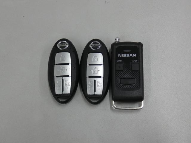 セレナ ハイウェイスター　両側パワースライドドア　純正ナビ　フルセグ　ＥＴＣ　全周囲カメラ　ドライブレコーダー　前後ソナー　クルーズコントロール　純正１６インチＡＷ　パーソナルテーブル　ロールサンシェード　ＵＳＢ端子　禁煙車（19枚目）