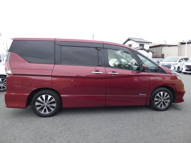 セレナ ハイウェイスター　両側パワースライドドア　純正ナビ　フルセグ　ＥＴＣ　全周囲カメラ　ドライブレコーダー　前後ソナー　クルーズコントロール　純正１６インチＡＷ　パーソナルテーブル　ロールサンシェード　ＵＳＢ端子　禁煙車（26枚目）