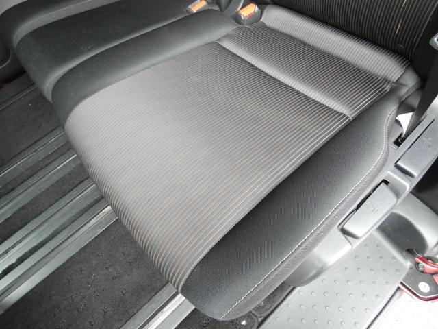 セレナ ハイウェイスター　両側パワースライドドア　純正ナビ　フルセグ　ＥＴＣ　全周囲カメラ　ドライブレコーダー　前後ソナー　クルーズコントロール　純正１６インチＡＷ　パーソナルテーブル　ロールサンシェード　ＵＳＢ端子　禁煙車（64枚目）