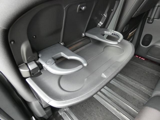 セレナ ハイウェイスター　両側パワースライドドア　純正ナビ　フルセグ　ＥＴＣ　全周囲カメラ　ドライブレコーダー　前後ソナー　クルーズコントロール　純正１６インチＡＷ　パーソナルテーブル　ロールサンシェード　ＵＳＢ端子　禁煙車（67枚目）