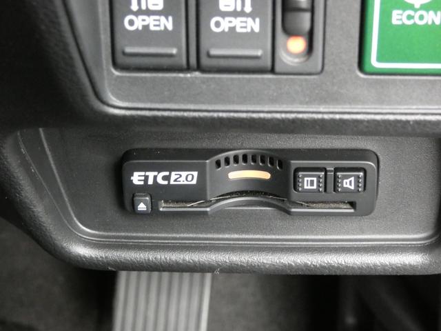 オデッセイ アブソルート・ホンダセンシング　後期　ホンダセンシング　両側パワースライドドア　Ｂカメラ　ＥＴＣ２．０　ドライブレコーダー　アイドリングストップ　オットマン　ＬＥＤヘッドランプ　ハーフレザーシート　パワーシート　純正１７インチＡＷ（56枚目）