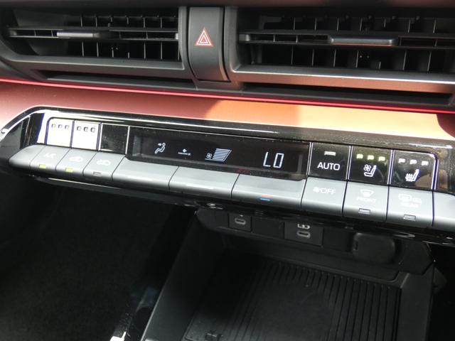 プリウス Z セーフティセンス トヨタチームメイト Bスポットモニター 12.3インチディスプレイオーディオ フルセグ ETC2.0 バックカメラ 革シート デジタルインナーミラー パワーバックドア ワンオーナー(9枚目)