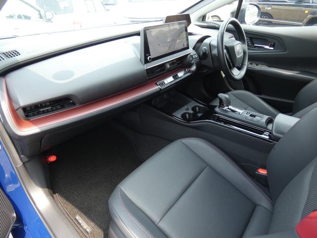 プリウス Z セーフティセンス トヨタチームメイト Bスポットモニター 12.3インチディスプレイオーディオ フルセグ ETC2.0 バックカメラ 革シート デジタルインナーミラー パワーバックドア ワンオーナー(44枚目)