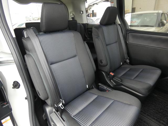 ヴォクシー ＺＳ　煌ＩＩ　両側パワスラ　ＡＬＰＩＮＥ１１型ナビ　フルセグ　バックカメラ　ＥＴＣ　セーフティセンス　プッシュスタート　ドラレコ　純正１６インチＡＷ　アイスト　ＬＥＤヘッドライト　オートハイビーム　禁煙車（7枚目）