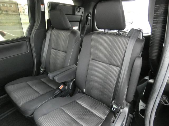 ヴォクシー ハイブリッドＺＳ　煌　セーフティセンス　両側パワースライドドア　純正ナビ　フルセグ　ＥＴＣ　バックカメラ　ドライブレコーダー　ＬＥＤヘッドランプ　純正１６インチＡＷ　シートヒーター　パーソナルテーブル　ロールサンシェード（7枚目）