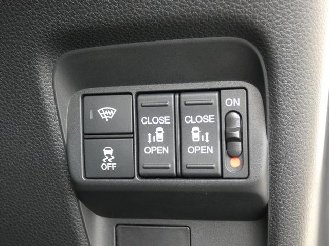 フリード e:HEVエアー EX ホンダセンシング 両側パワースライドドア ハーフレザーシート シートヒーター フルLEDヘッドランプ メモリーナビ フルセグ バックカメラ 純正15インチAW ウォークスルー 禁煙車 スマートキー(5枚目)