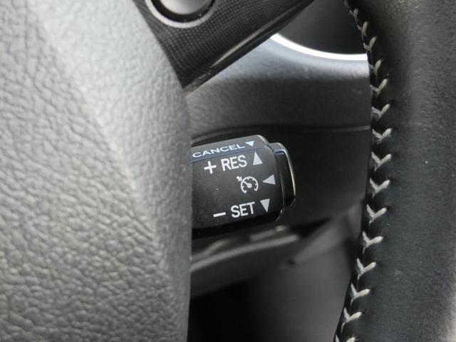 シエンタ ハイブリッドＧ　クエロ　後期　セーフティセンス　両側電動スライドドア　クルーズコントロール　ハーフレザーシート　純正９インチナビ　フルセグ　バックカメラ　ＥＴＣ２．０　ドラレコ　ＬＥＤヘッドランプ　純正１５インチＡＷ　ソナー（6枚目）